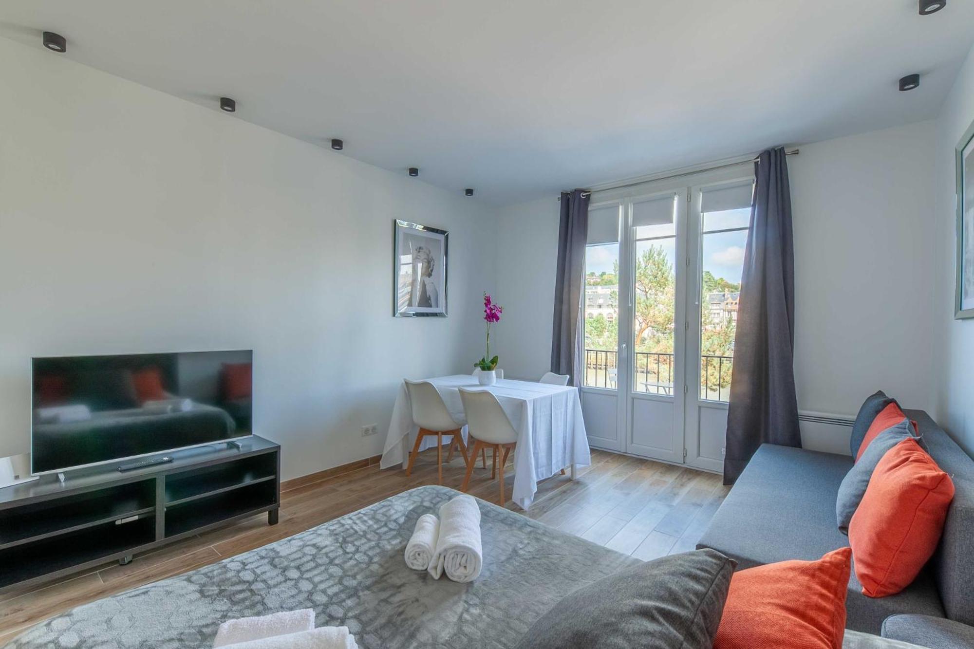 Studio Sleeps 4 With Terrace, 500M Place Morny Ντοβίλ Εξωτερικό φωτογραφία