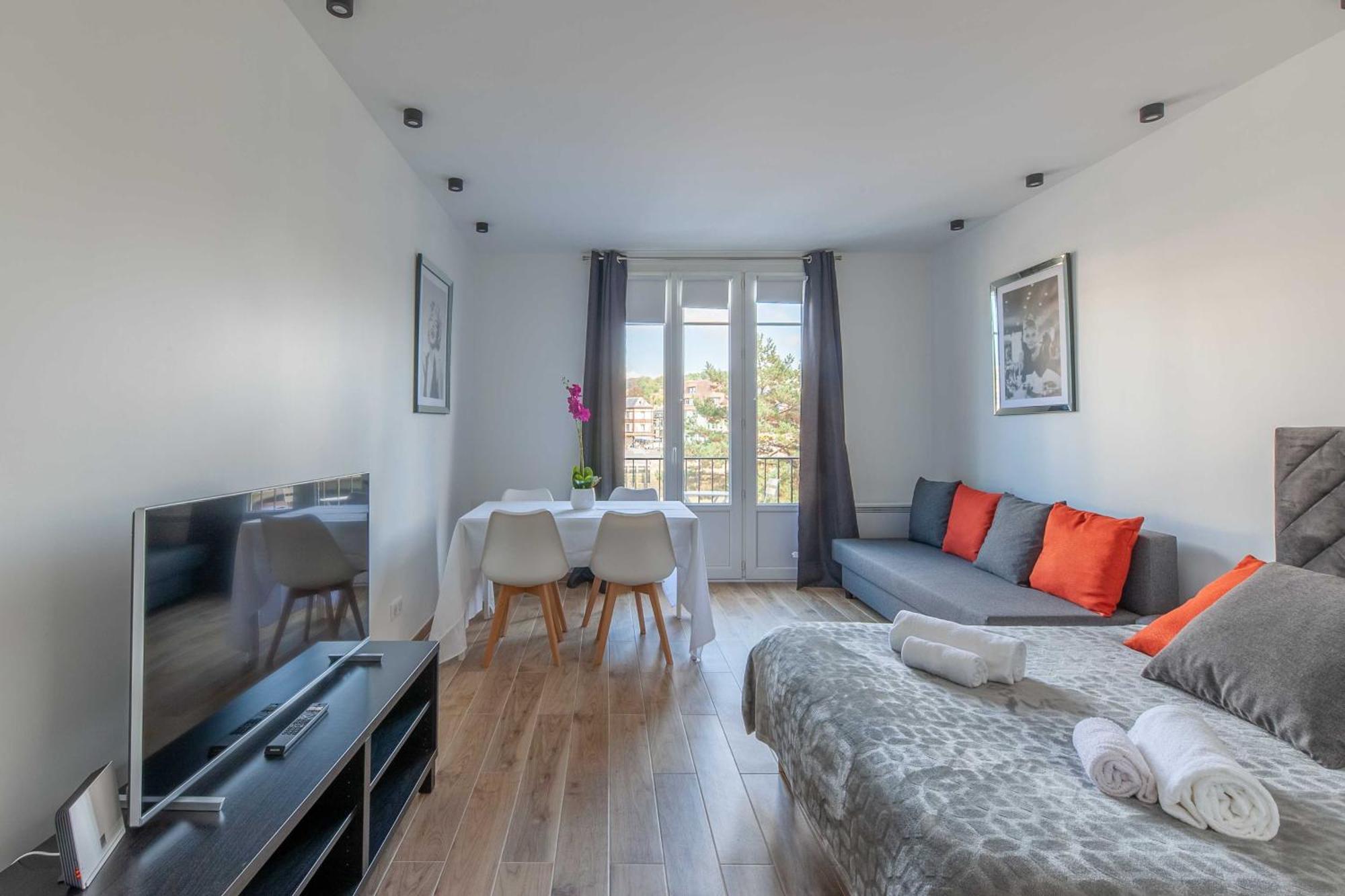Studio Sleeps 4 With Terrace, 500M Place Morny Ντοβίλ Εξωτερικό φωτογραφία