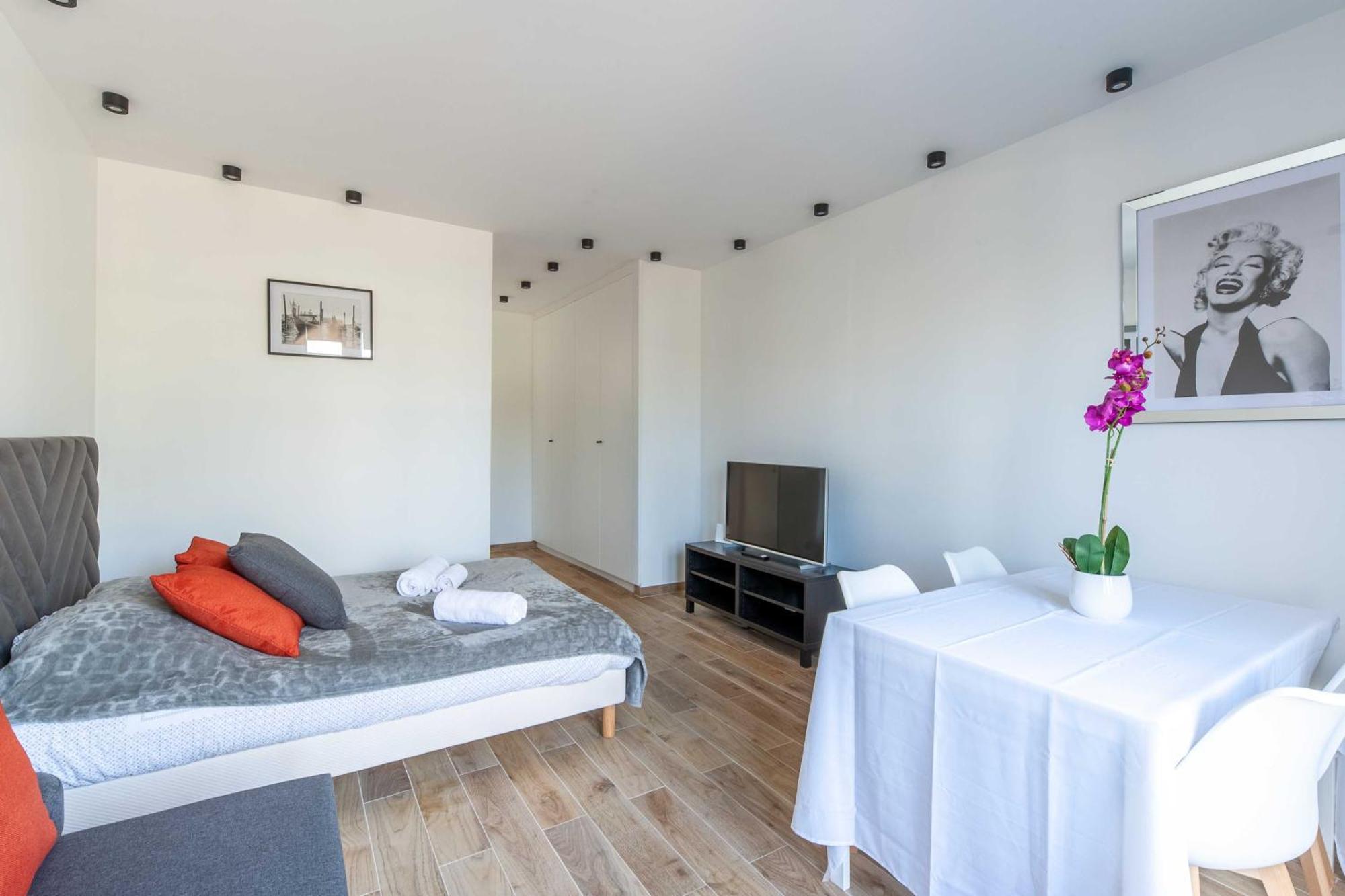 Studio Sleeps 4 With Terrace, 500M Place Morny Ντοβίλ Εξωτερικό φωτογραφία
